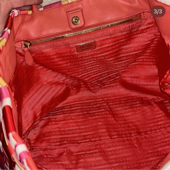 Beautiful vintage prada nylon woven xl tote. Ordered bag but never used it. - Picture 4 of 4